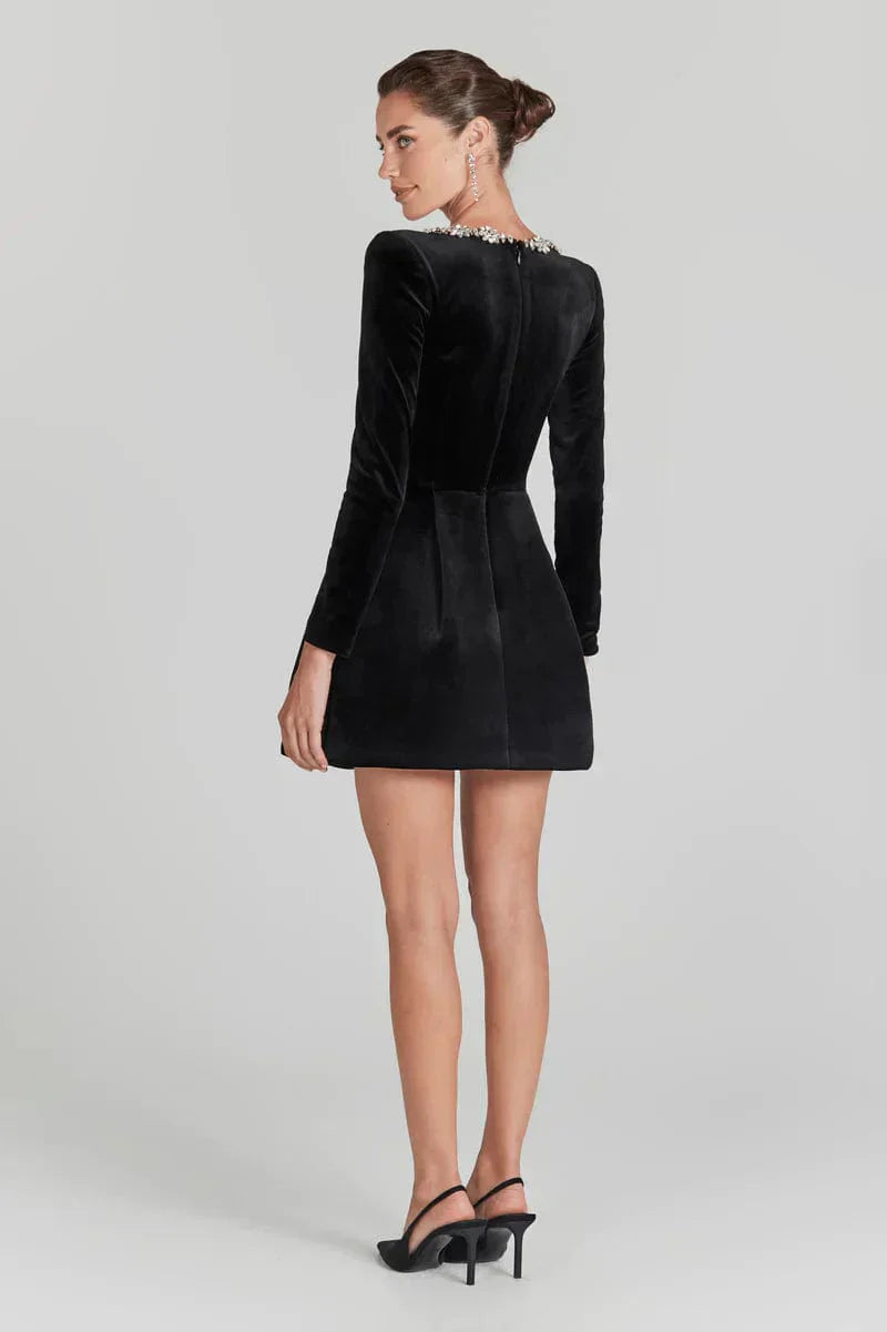 Zery ™ IElegant Velvet Mini Dress With Long Sleeves